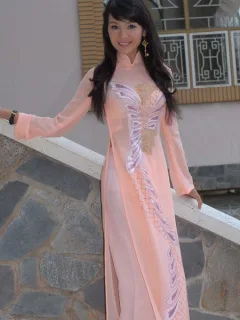 越南女孩的迷人夏天装扮