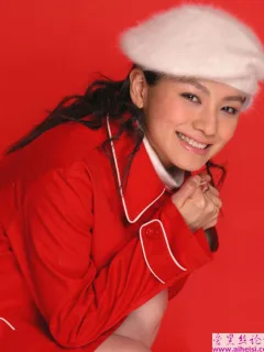 像彩虹一样漂亮的女星胡可写真图