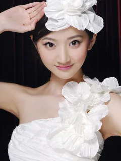 上海大都市里的美丽公主女孩