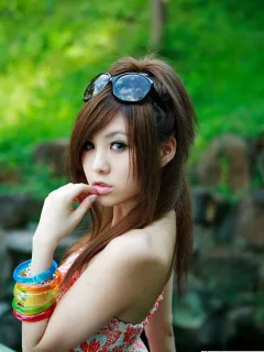 大美女小涵最新清爽裙装写真